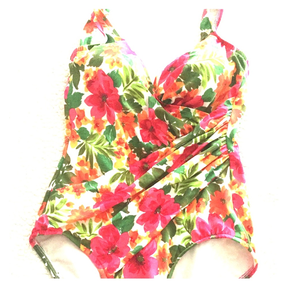 Miracle Suit Size 14 bathing suit